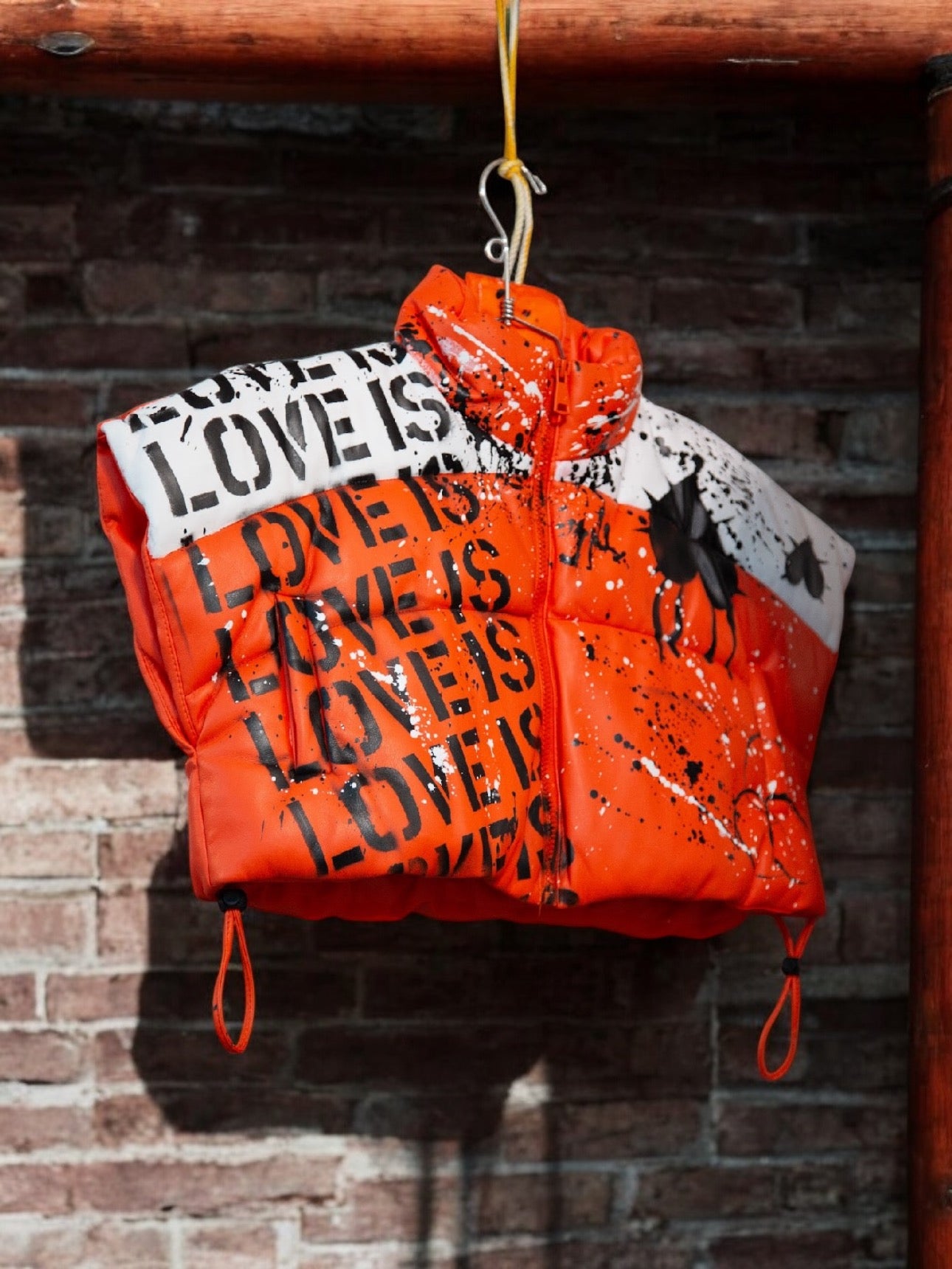 The LOVE PUFFER CROPPED Vest Collab O-WHT