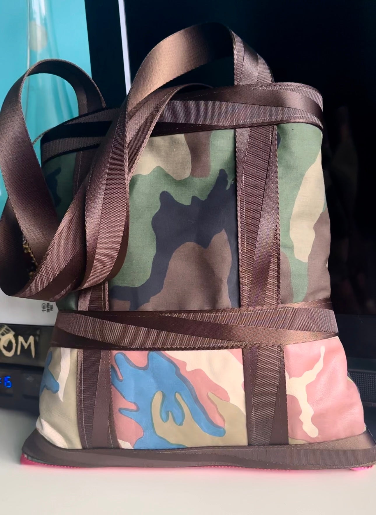 Large Winsome Camo Tote
