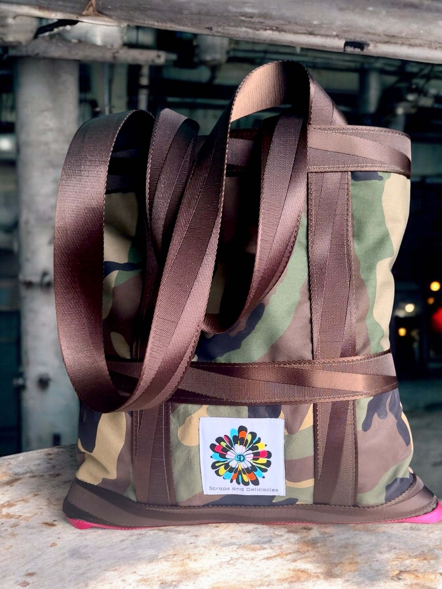 Large Winsome Camo Tote